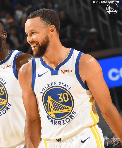 库里复出即爆发39分!美媒:珍惜每次观赛机会 库里复出即爆发39分!美媒:珍惜每次观赛机会